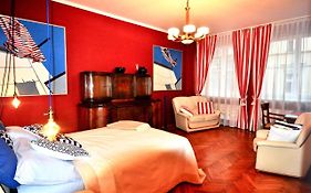 Fine Art Luxury Stay In The Old Town Absolute Center